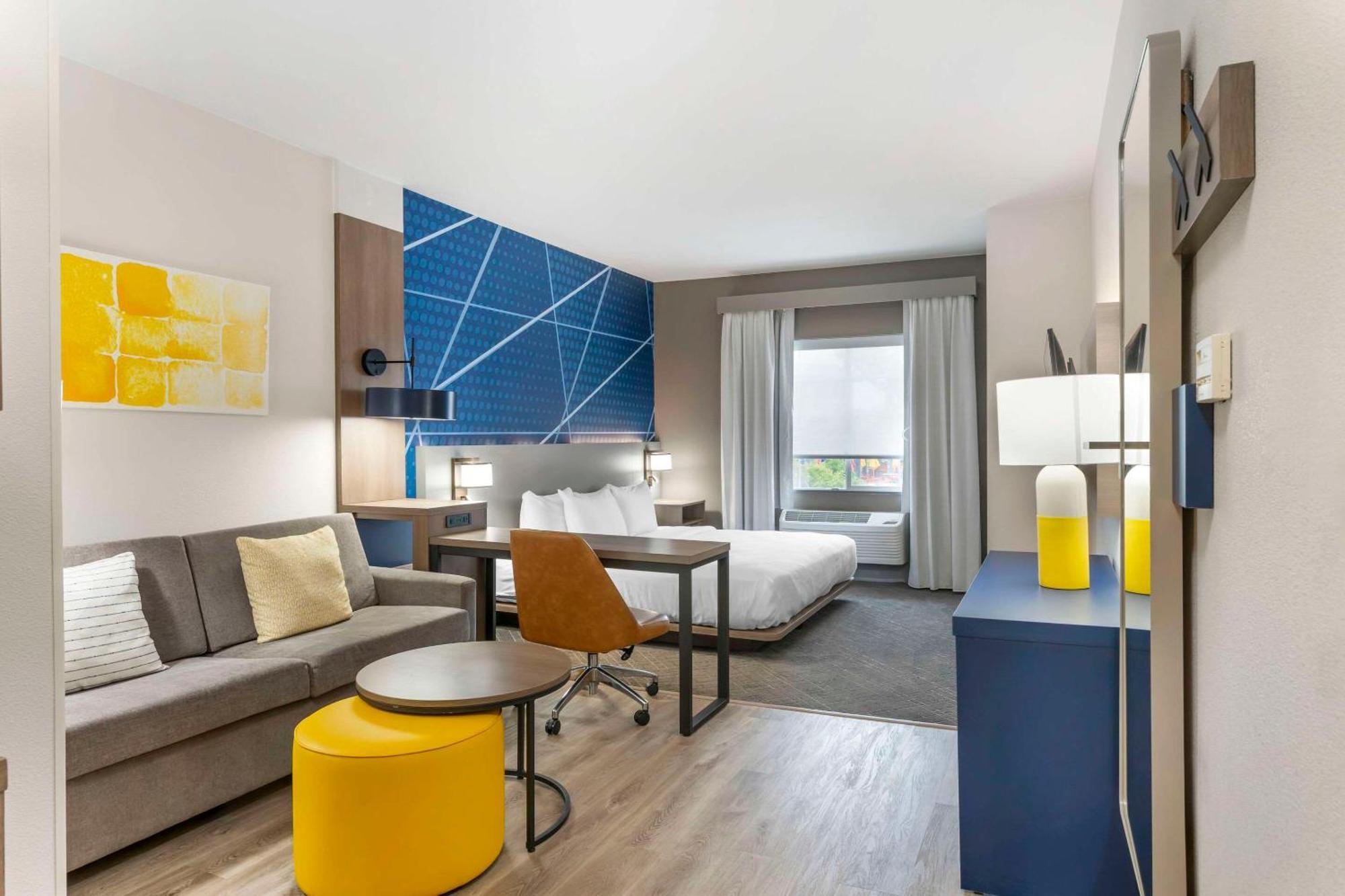 Comfort Suites Elgin Buitenkant foto